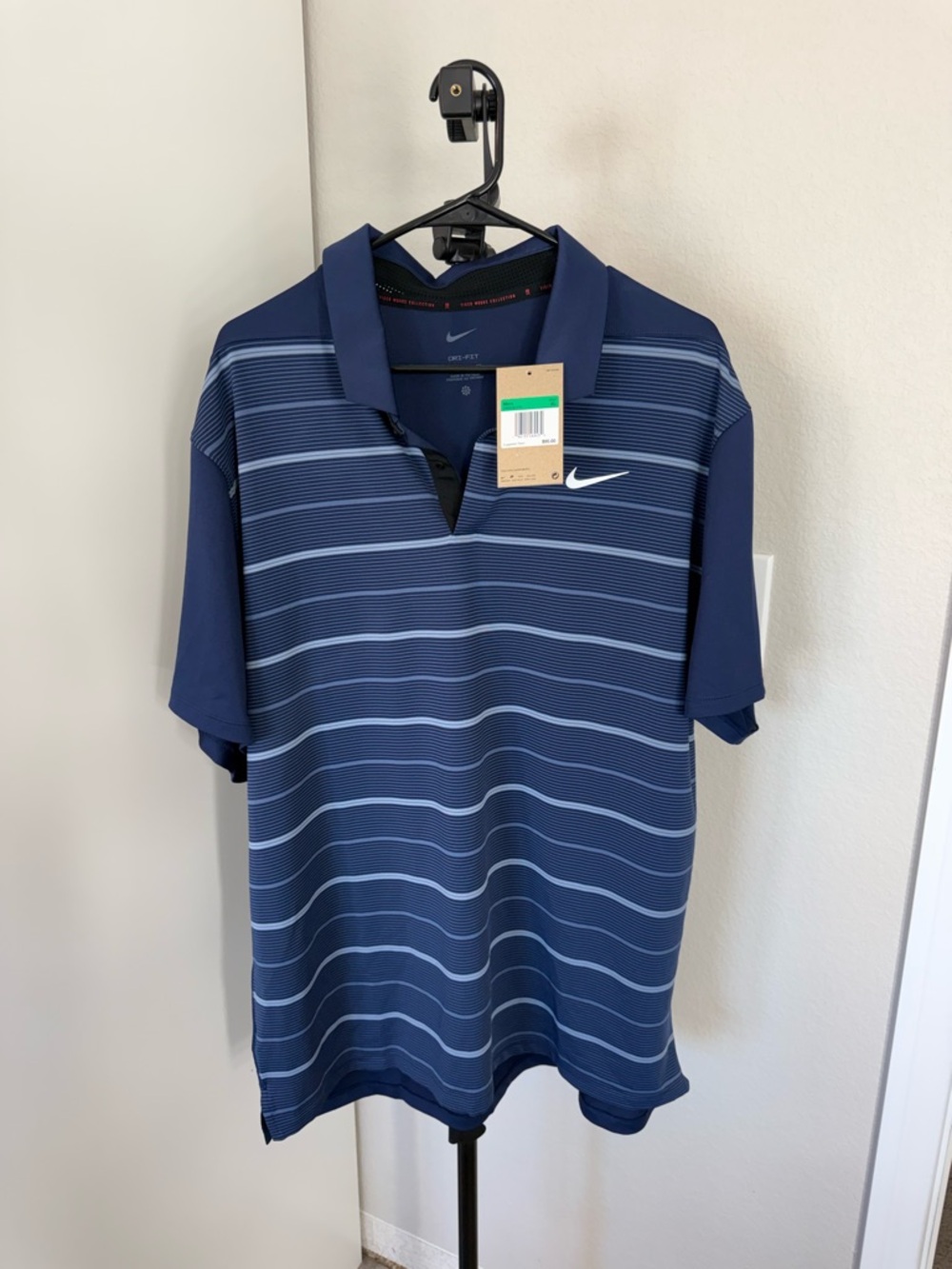 Nike Men’s Navy and Light Blue Striped Polo Shirt